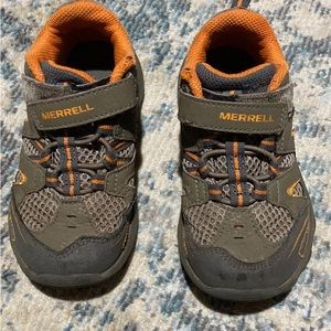 Merrell sneaker toddler 8